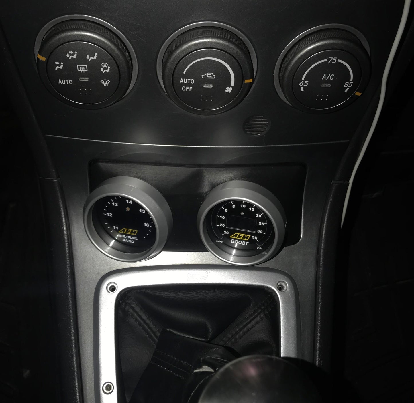 Dual 52mm Gauge Pod Shifter Trim Console (2005-2007 Subaru Impreza & 2003-2008 Forester)